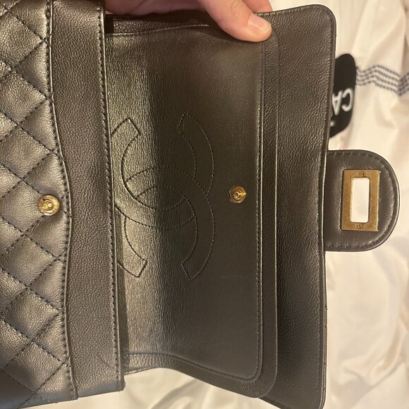 Share Authenticity GuaranteeCHANEL Reissue 2.55 226 Charcoal - Picture 1 of 9